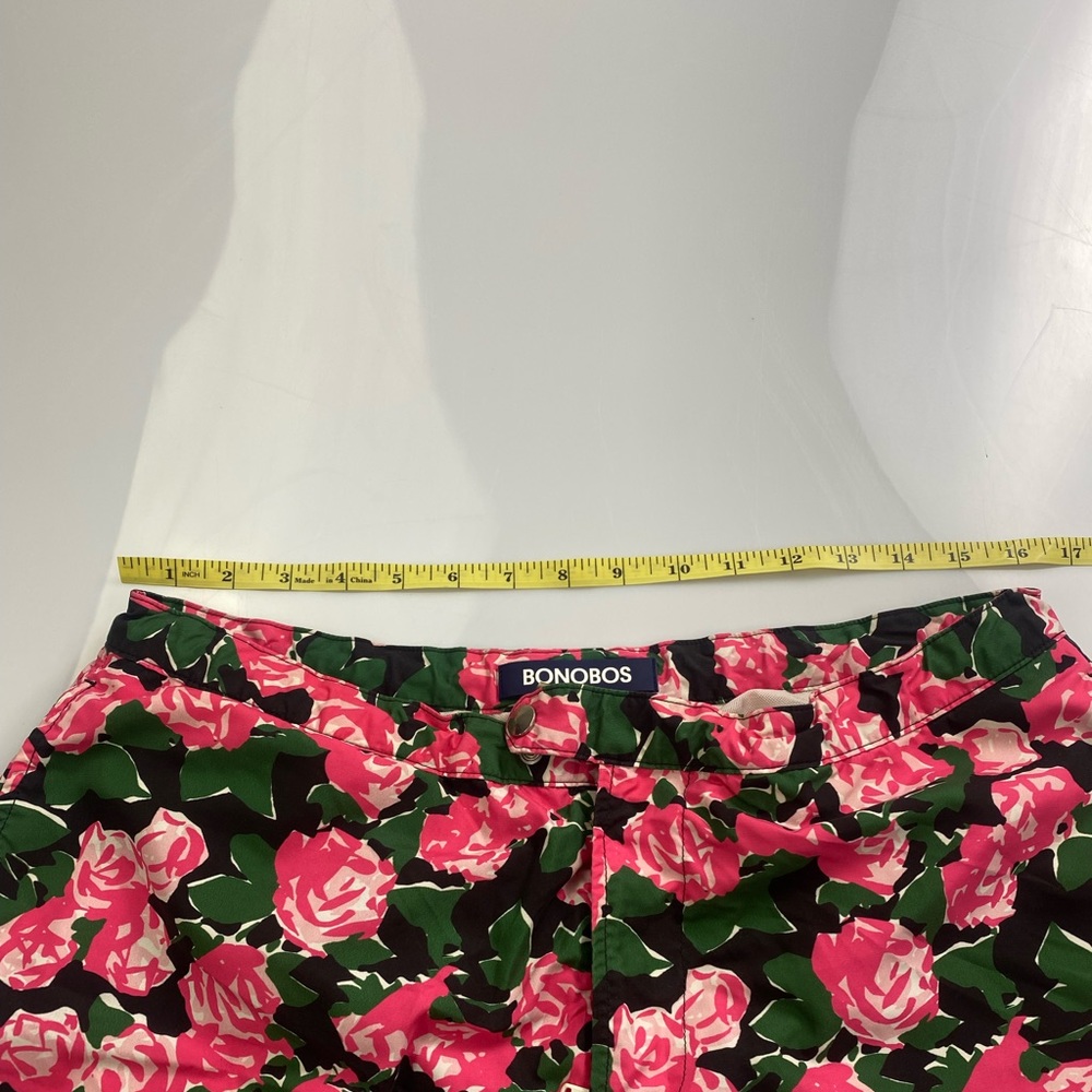 BONOBOS “Pink Roses Beach Shorts” p24-37 - Picture 4 of 5